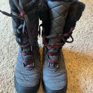 Columbia Black and Gray Quilted Boots